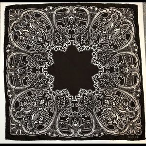 🔥SOLD🔥RARE! Tom Ford For Gucci 100% Silk 57cm Bandana Scarf 2004 Cruise